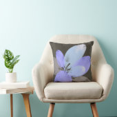 Purple Flower Accent Pillow – Modern Floral Art Cu クッション (椅子)