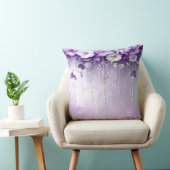 Purple Flowers with Dangling Pearls Throw Pillow クッション (椅子)