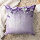 Purple Flowers with Dangling Pearls Throw Pillow クッション (ブランケット)