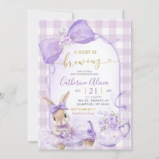 Purple Gingham Coquette Bunny Brew Tea Baby Shower 招待状 (正面)