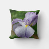 Purple Japanese Iris Flower Unfolding   クッション (正面)