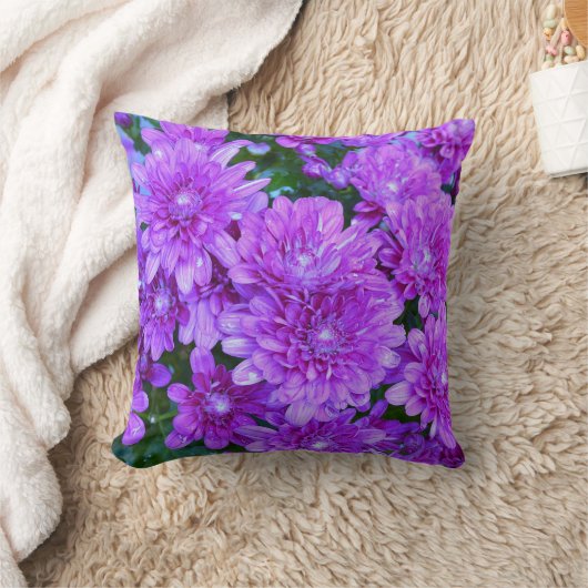 Purple Mums Throw Pillow クッション (ブランケット)