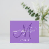 Purple Save the Date Monogramはがき 案内ポストカード (スタンド正面)