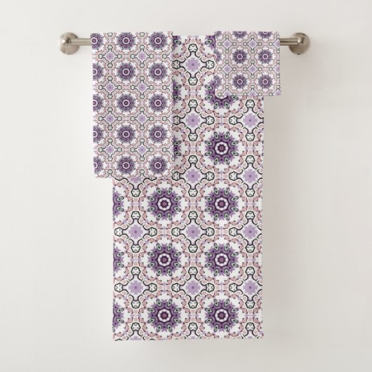 Purple, white and gray geometric mandala pattern  バスタオルセット (インサイチュ)