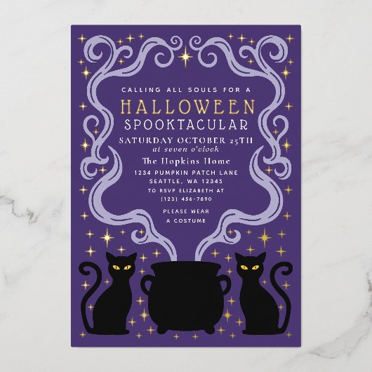 Purple Witchy Black Cat Cauldron Halloween Party 箔招待状 (正面)