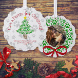 Purr-fectクリスマスおもしろいポープリント猫の写真 オーナメントカード<br><div class="desc">これらの愛らしいオーナメントカードは、クリスマスツリーに直接表示できる休日の挨拶を送信する素晴らしい方法である！可愛いおもしろいデザインは、クリスマスツリーと赤と緑の前絵から作られたリースを備えている。フロント読は短い挨拶のためのスペースを持つ"パープルフェクトのクリスマスを持つ。背中に写真が入っているリース。そしユニークて予測できな、これらのカードはあなたの人生の猫好きに最適だ！</div>