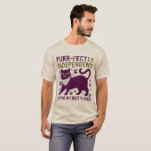 Purr-fectly Independent Cat Lover's Tシャツ (正面フル)