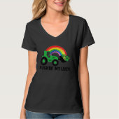 Pushin My Luck Rainbow St Patrick s Day Shamrock I Tシャツ (正面)