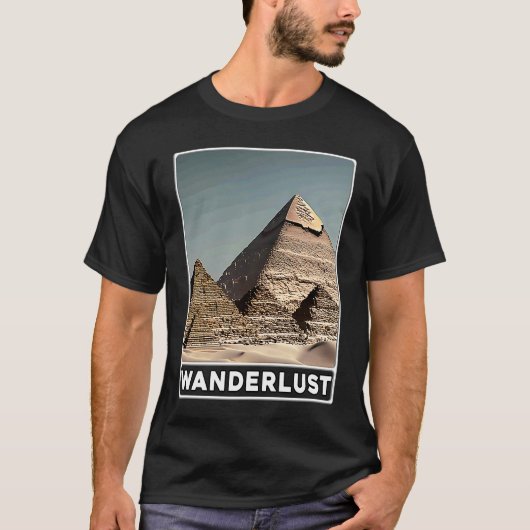 Pyramids of Giza Cairo Egypt Wanderlust Tシャツ (正面)