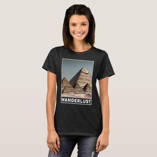 Pyramids of Giza Cairo Egypt Wanderlust Tシャツ (正面フル)