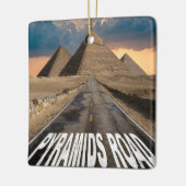 Pyramids Road Egypt Desert Landmark Art セラミックオーナメント (左)