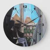 Pyramisa Hotel Painting by Alfred Fox ラージ壁時計 (正面)