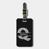 Qイニシャルパーソナライズされたシルバーモノグラムあなたの名前 ラゲッジタグ (正面縦)
