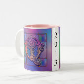 Qイニシャル「ブルーレイングラス」マグカップのスタイン ツートーンマグカップ (正面左)