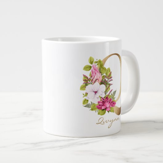 Qレター金ゴールドモノグラムピンクホワイトマゼンタフローラ ジャンボコーヒーマグカップ (正面右)