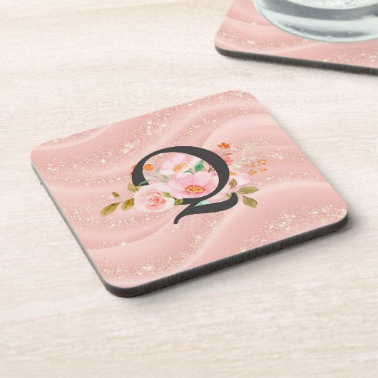 Q文字 コースター (左側)