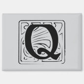 Q Monogramm schwarz マグネット (正面)