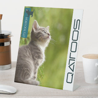 QATTOOSペデスタルサイン 台座サイン