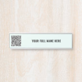 QRカスタムコードと名前を使用したドアサイン サインプレート (正面)