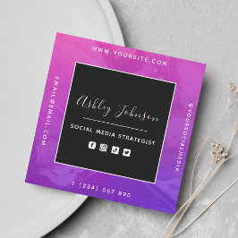 QRコードとソーシャルメディア強烈な紫色のピンクグラデーション スクエア名刺
