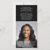 QRコードと2枚の写真モダンホワイトスクリプト卒業 案内状 (裏面)