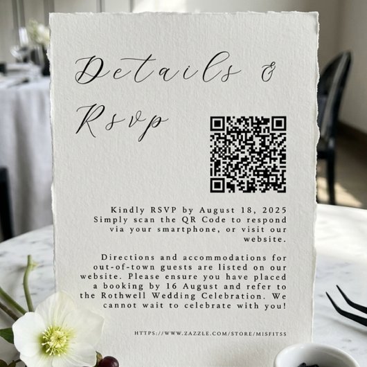 QRコードとRSVPカード付きのシンプルな白い結婚式 ポストカード