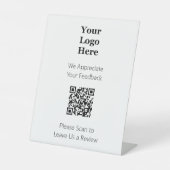 QRコードをスキャンし離れて、ロゴを確認する 台座サイン (正面)