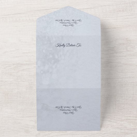 QRコードを使用した青淡い色の色とアイボリーのバラ オールインワン招待状 (外側)