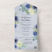 QRコードを使用した青淡い色の色とアイボリーのバラ オールインワン招待状 (内側)