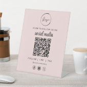 QRコードピンクスキャン後を追をソーシャルネットワークで使用 台座サイン (インサイチュ)