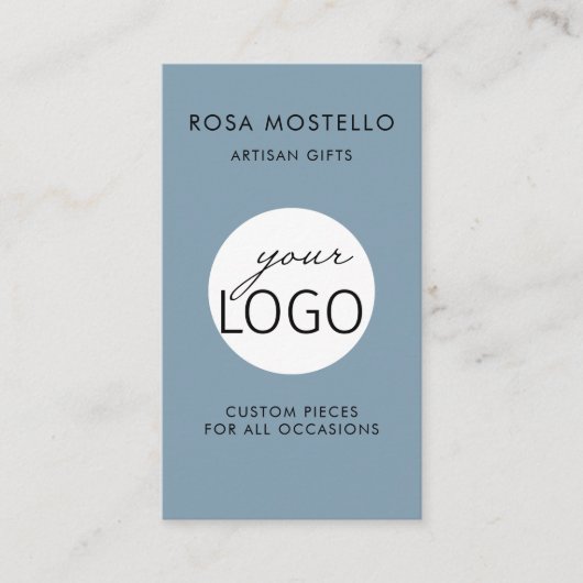 QRコードブルー淡い色のアーティザンロゴ縦線 名刺 (正面)