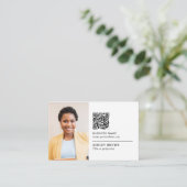 QRコードプロフェッショナルシンプルロゴ不動産仲介業者写真バス 名刺 (スタンド正面)