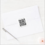QRコードミニマル結婚式の日付の保存 スクエアシール<br><div class="desc">シンプル結婚式日付シールをQRコードと一緒に保存。このデザインの高度なカスタマイズについてクリックは、上の青いデザインツールボタンをクリックして下さい。一致するアイテムも利用可能である。</div>
