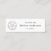 QRコードミュートされたピンクのソーシャルメディア スキニー名刺 (正面)