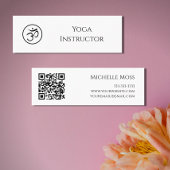 QRコードヨガインストラクターOMシンボル スキニー名刺