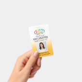 QRコードロゴ写真ID Covid Vaccine Pass黄色 バッジ (手持ち)