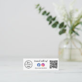 QrコードInstagramのFacebookロゴで接続 スキニー名刺 (スタンド正面)