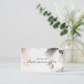 QRコードsigブラック金ゴールド赤面水彩画 名刺 (スタンド正面)