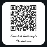 QRコーパーソナライズされたドの写結婚真共有Webサイト スクエアシール<br><div class="desc">QRコーユニークドと文字カスタムは、ゲスト間で写真を共有するため結婚に設計された四角いステッカーを強調する。</div>