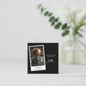 QRコーモダンドを使用した写真スタイルリストのソーシャルメディア スクエア名刺 (スタンド正面)