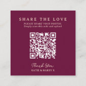 QRフォト結婚共有ラブクラウンレッドモノグラム エンクロージャーカード (裏面)