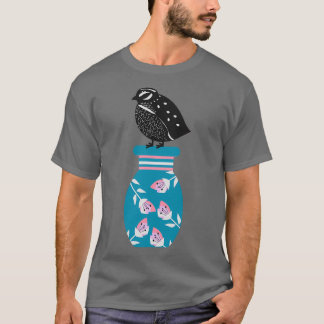 Quail sitting on a vase tシャツ