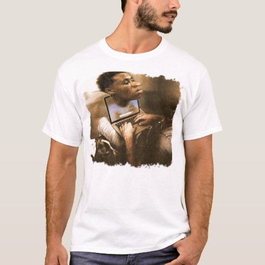 Quandale Dingleがノートパソコンで検出されました Tシャツ (正面)