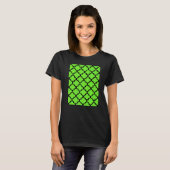 Quatrefoil Pattern In Black Outline On Vivid Green Tシャツ (正面フル)