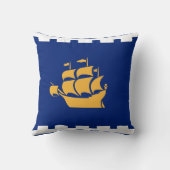 Quebec City, Canada Flag American MoJo Pillow クッション (裏面)