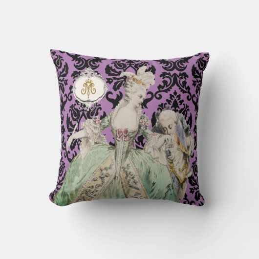 Queen Marie Antoinette CHANGE COLOR – 枕 (正面)