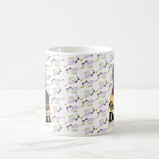 QueeninとDeenin – コーヒーマグ コーヒーマグカップ (中央)
