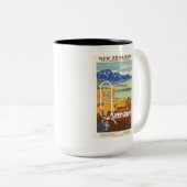 Queenstown、ニュージーランドのヴィンテージ旅行 ツートーンマグカップ (正面右)