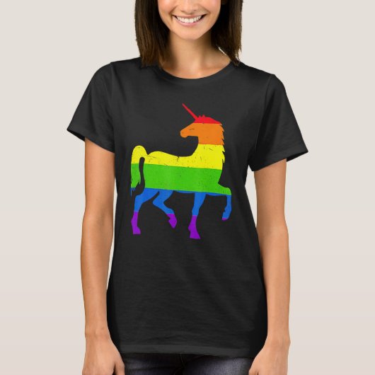 Queer Gay Pride Month Rainbow Flag Fantasy Unicorn Tシャツ (正面)