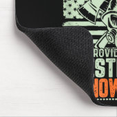 Questionable Knowledge Fireman Gift Proud Firefigh マウスパッド (コーナー)